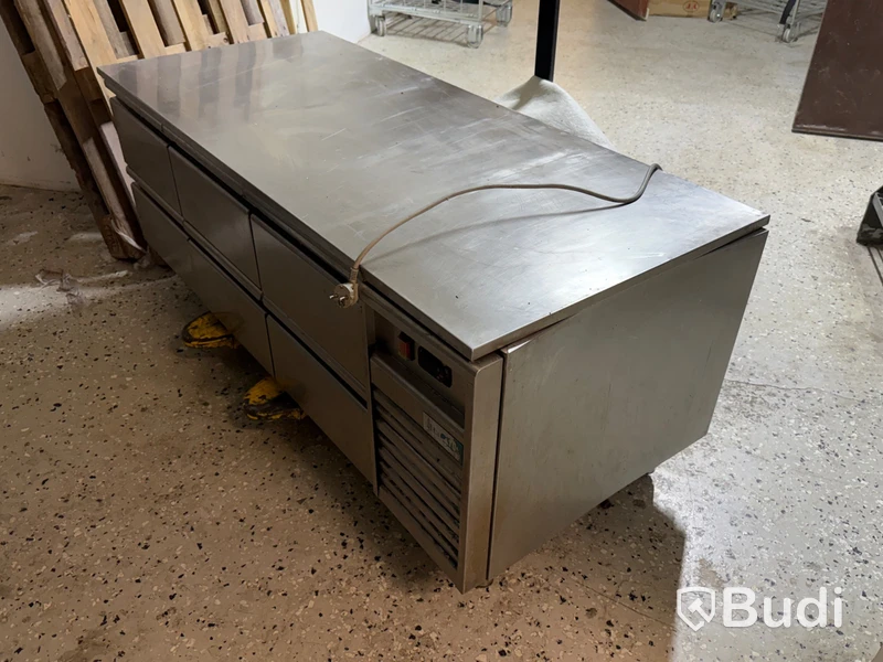 Low refrigerated counter, Mercatus U1-1600, 160 cm (defective)