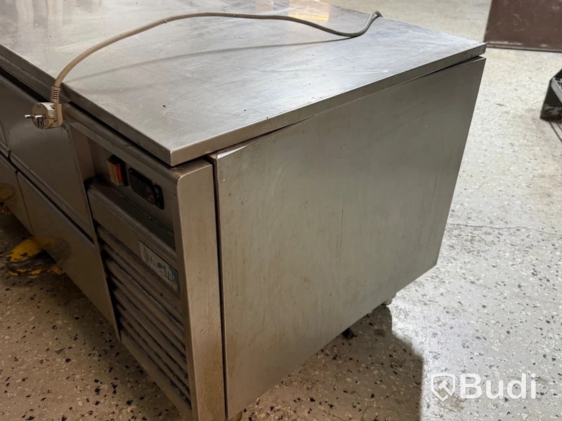 Low refrigerated counter, Mercatus U1-1600, 160 cm (defective)