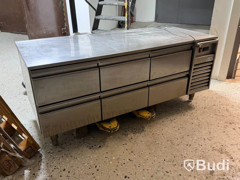 Low refrigerated counter, Mercatus U1-1600, 160 cm (defective)