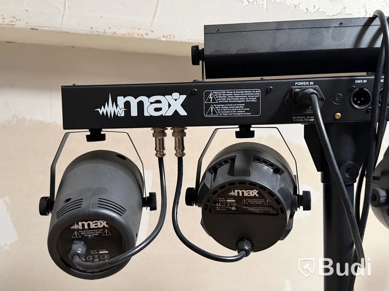 Komplett ljudsystem Vonyx, med 4 högtalare, 2 bas, mixerbord och ljus
