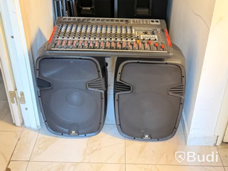 Komplett ljudsystem Vonyx, med 4 högtalare, 2 bas, mixerbord och ljus