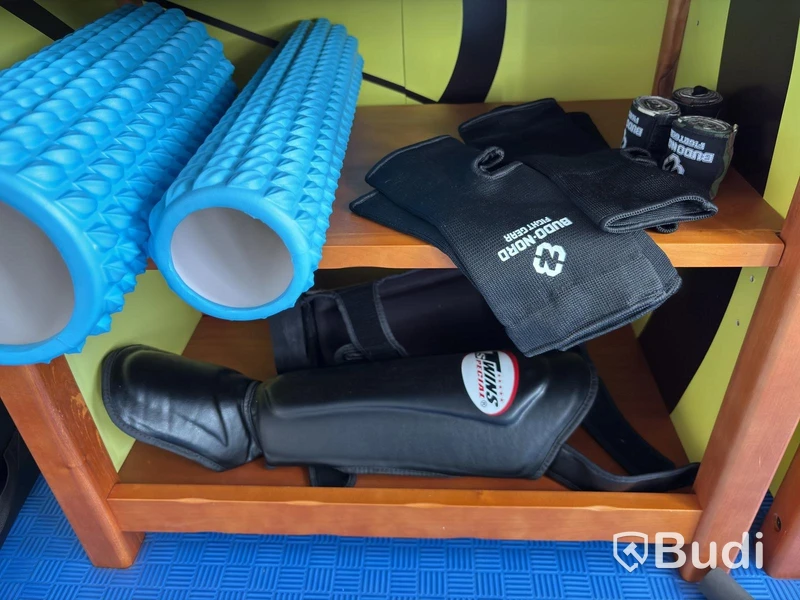 Lot of boxing equipment