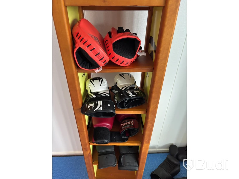 Lot of boxing equipment