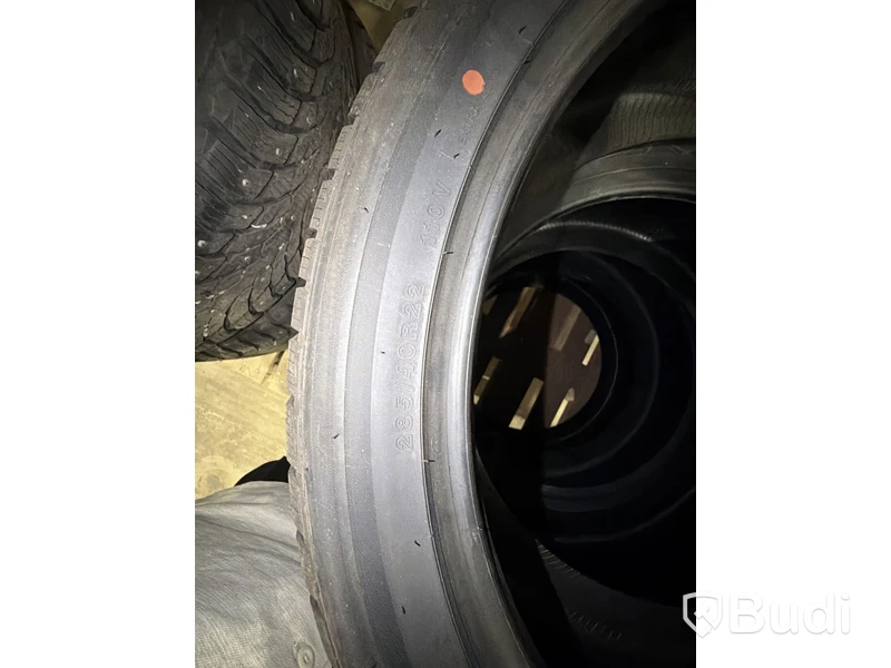 4 SureGrip Pro Winter winter tires, 285/40R22 110V