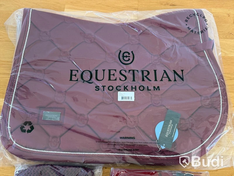 Jumping saddle pad, leg wraps and ear bonnet, Equestrian Stockholm, burgundy
