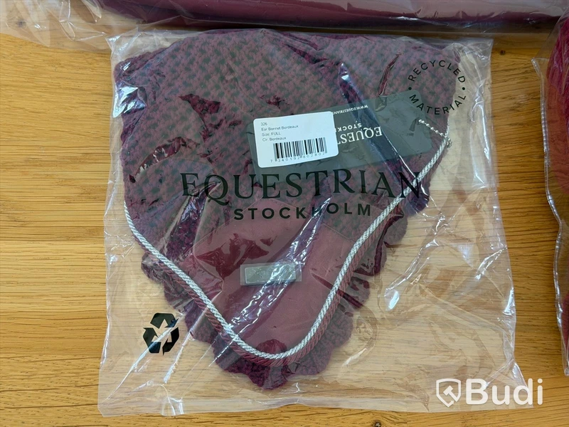 Jumping saddle pad, leg wraps and ear bonnet, Equestrian Stockholm, burgundy