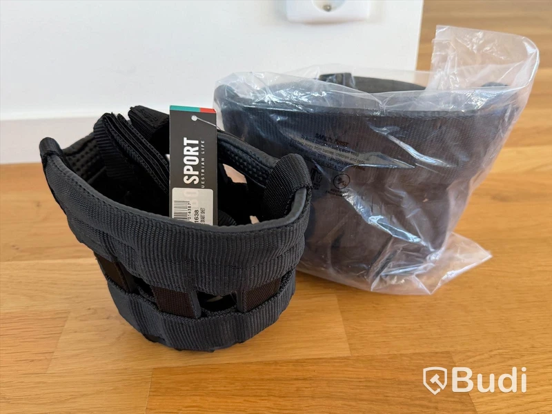 7 st grimmor samt 2 st betesreducerare, Hansbo Sport, blandade modeller