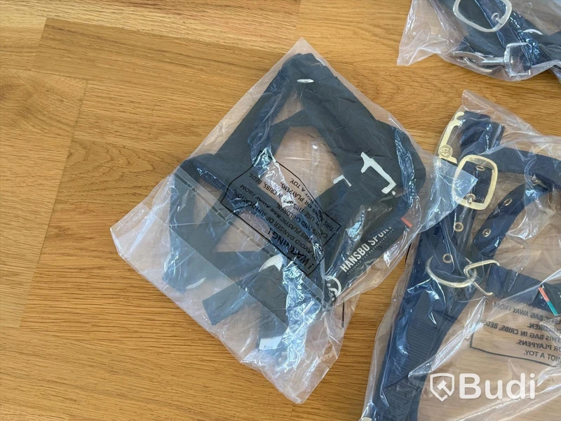 7 st grimmor samt 2 st betesreducerare, Hansbo Sport, blandade modeller