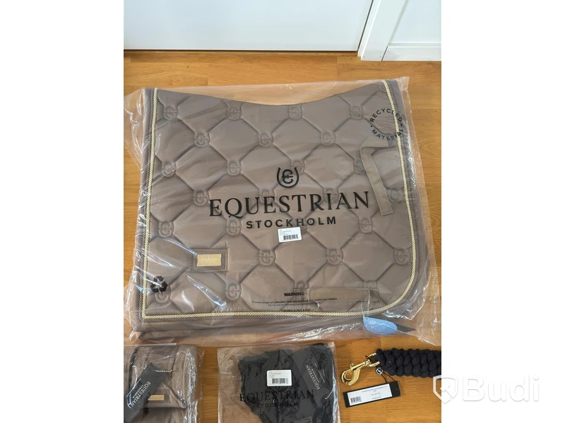 Dressage saddle pad, leg wraps and ear bonnet, Equestrian Stockholm, champagne