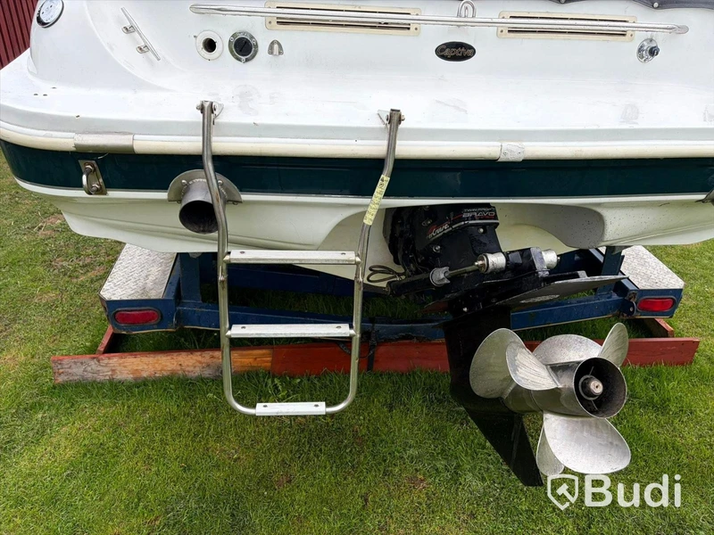 Motorbåt Rinker Captiva | 7,2m | Mercruiser V8