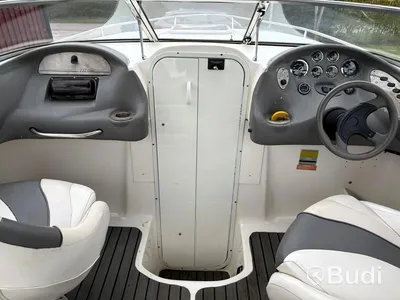 Motorbåt Rinker Captiva | 7,2m | Mercruiser V8