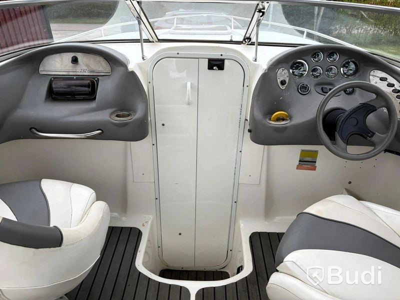 Motorbåt Rinker Captiva | 7,2m | Mercruiser V8
