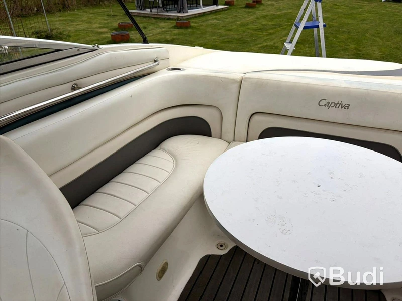 Motorbåt Rinker Captiva | 7,2m | Mercruiser V8