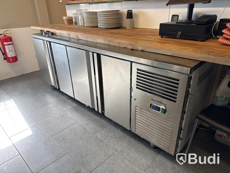 Rostfri kylbänk GastroTech | 4 dörrar