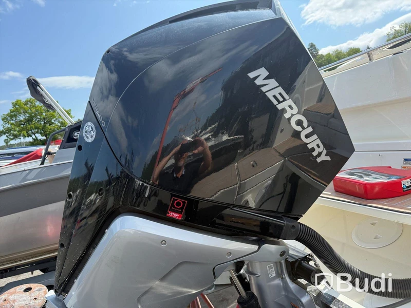 Uttern D77 med Mercury F 250 -2019