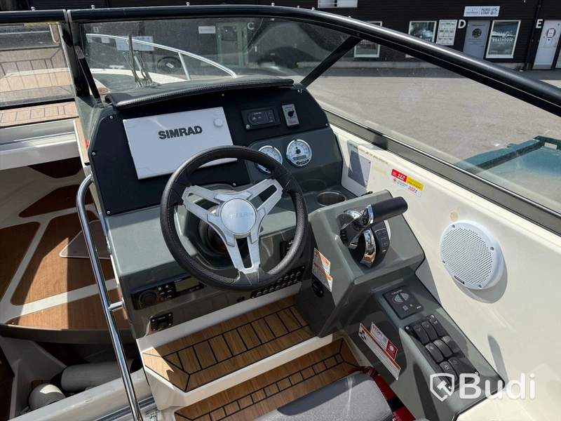 Uttern D77 med Mercury F 250 -2019
