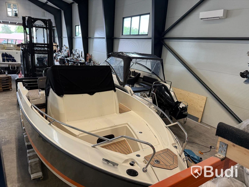Uttern D77 med Mercury F 250 -2019