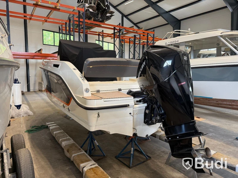 Uttern D77 med Mercury F 250 -2019