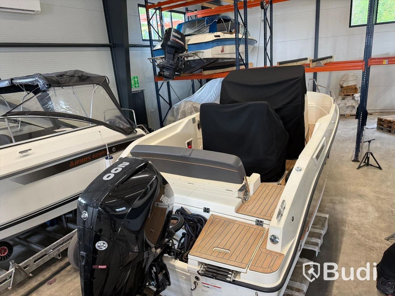 Uttern D77 med Mercury F 250 -2019
