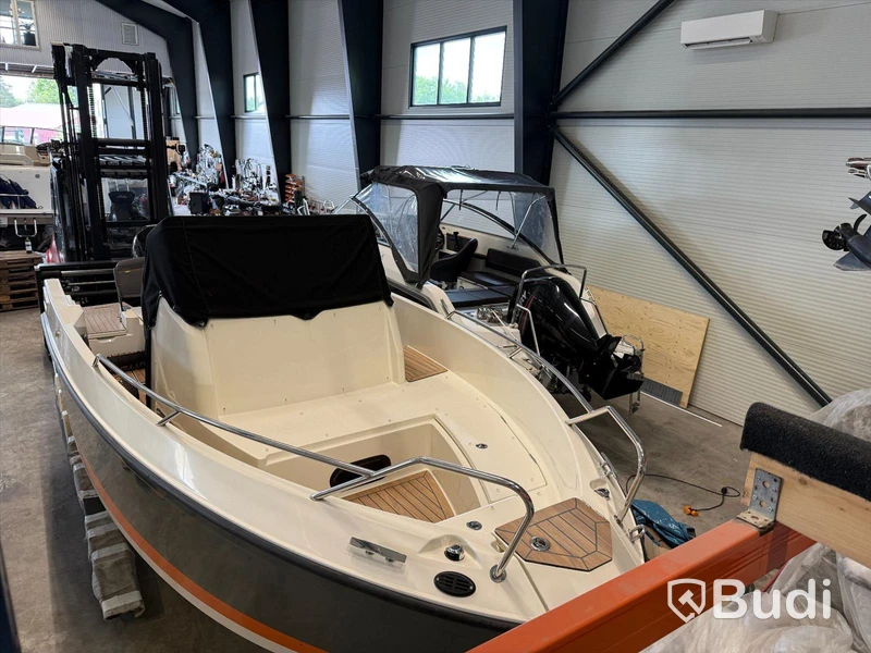 Uttern D77 med Mercury F 250 -2019