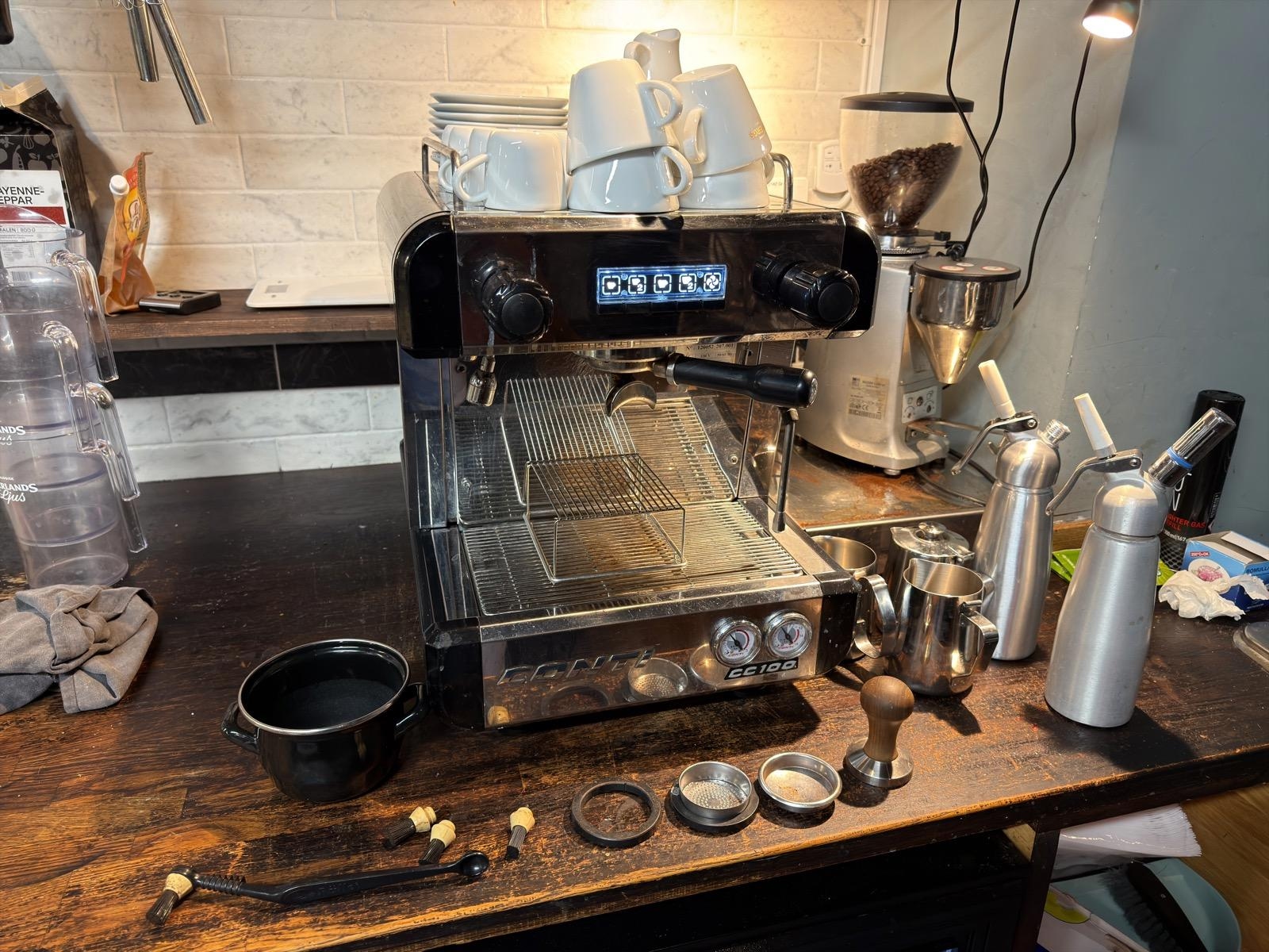 Conti espresso machine incl. grinder and more