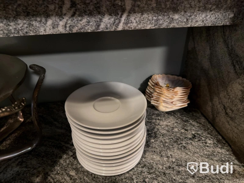 Glas, porslin, bestick, köksutrustning m.m. Stort Parti
