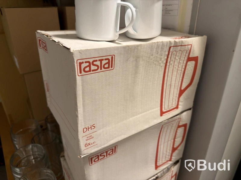 Glas, porslin, bestick, köksutrustning m.m. Stort Parti
