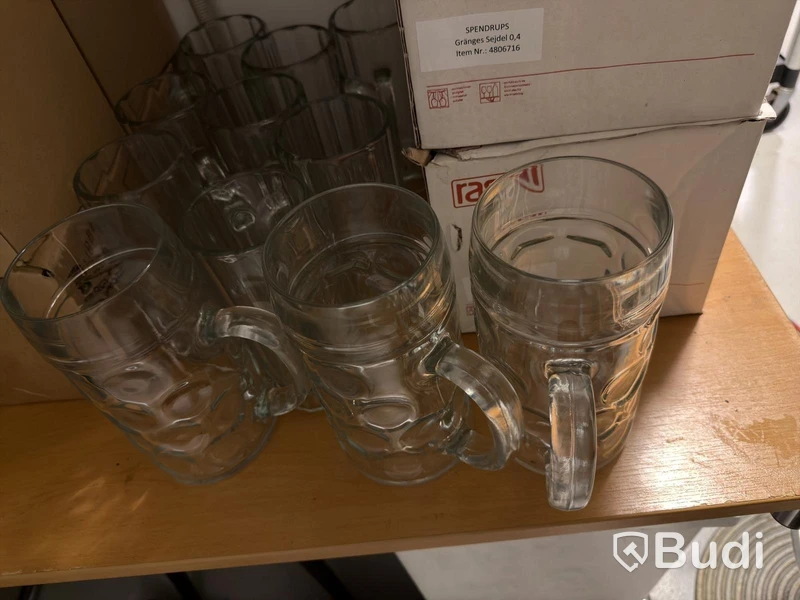 Glas, porslin, bestick, köksutrustning m.m. Stort Parti