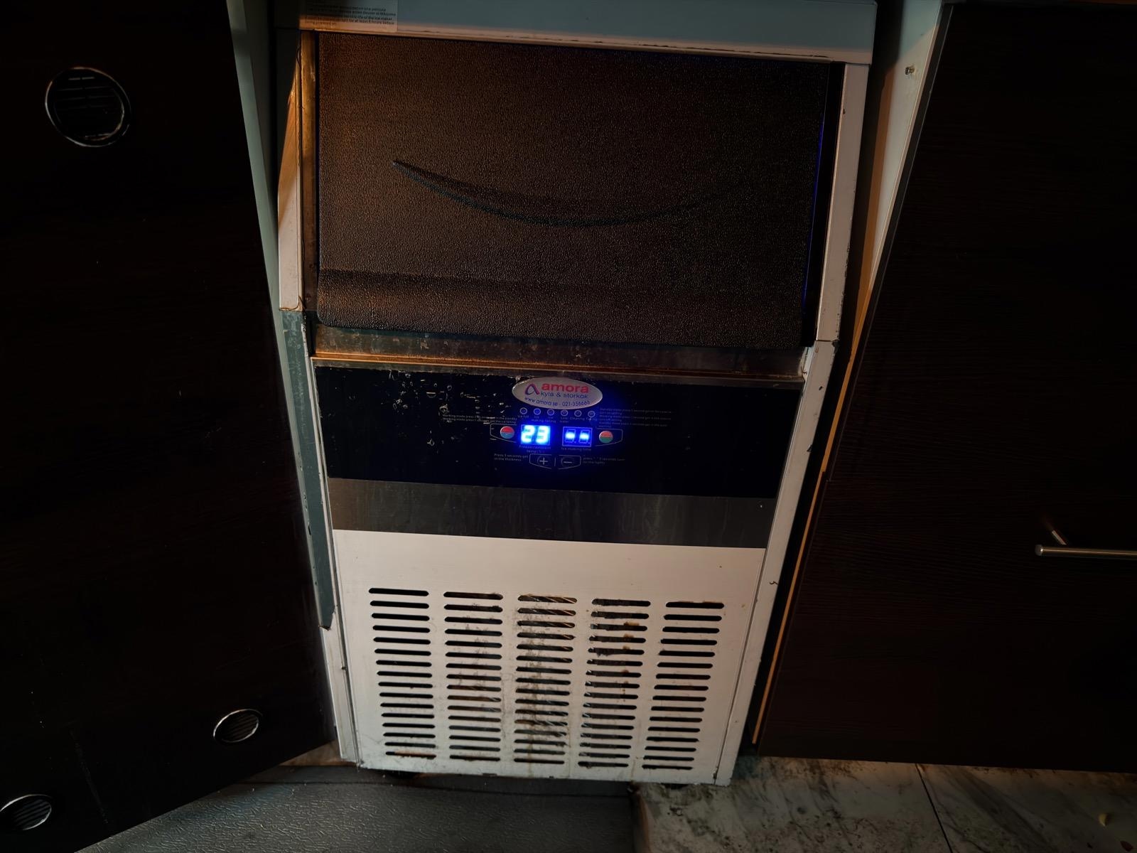 Amora Ice Machine