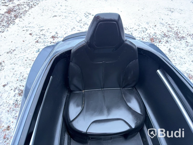 Tesla model S, elbil, barn upp till 8år, laddare