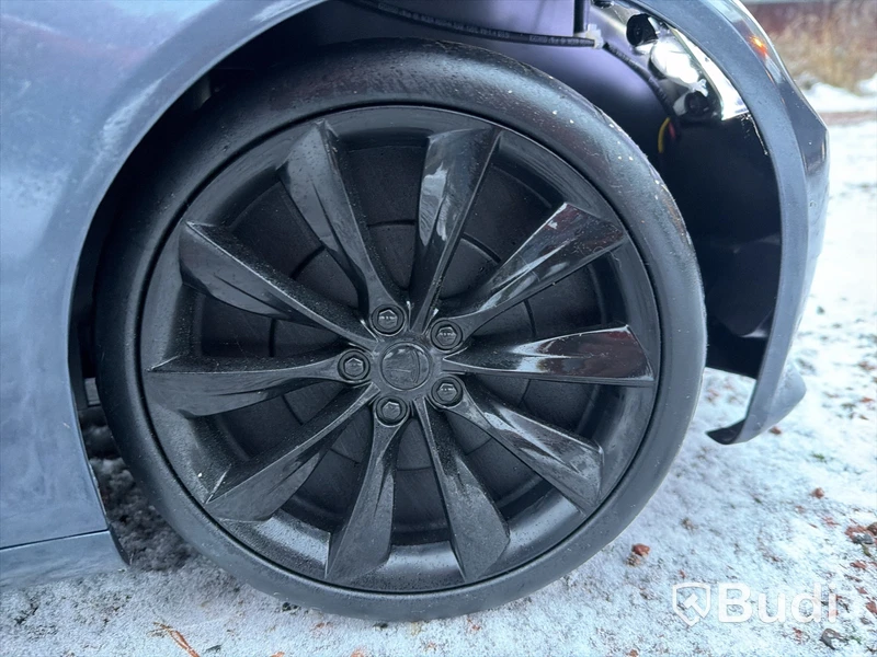 Tesla model S, elbil, barn upp till 8år, laddare