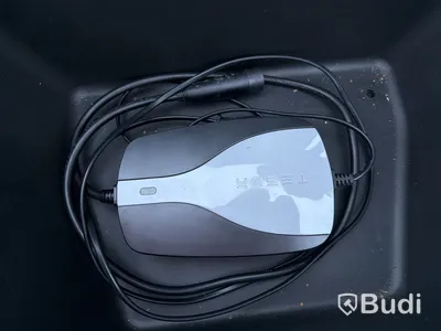 Tesla model S, elbil, barn upp till 8år, laddare