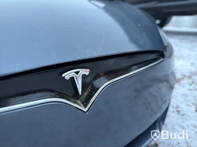 Tesla model S, elbil, barn upp till 8år, laddare