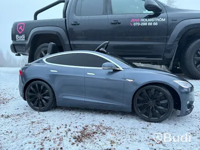 Tesla model S, elbil, barn upp till 8år, laddare