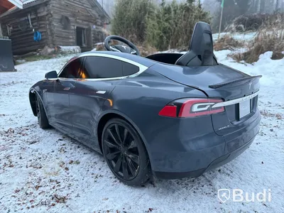 Tesla model S, elbil, barn upp till 8år, laddare