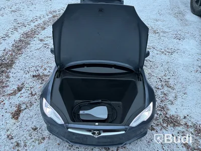 Tesla model S, elbil, barn upp till 8år, laddare