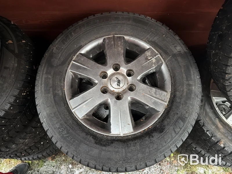 Hjul med fälgar, 235/65R16C