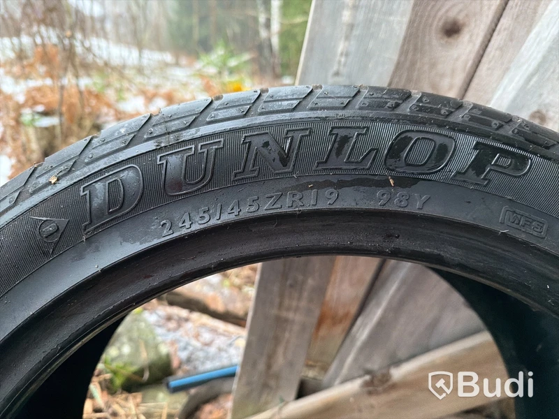 Däck Dunlop 245/45ZR19 98Y