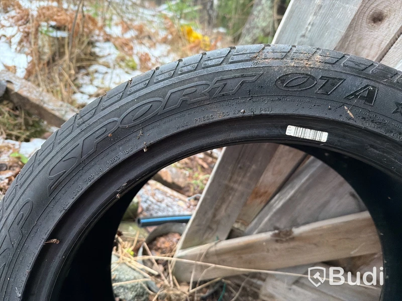 Däck Dunlop 245/45ZR19 98Y