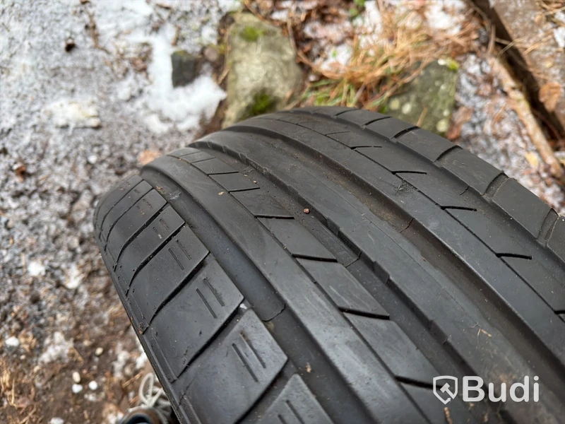 Däck Dunlop 245/45ZR19 98Y
