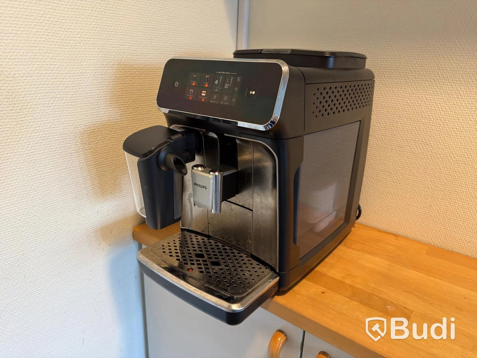 Coffee machine and microwave oven