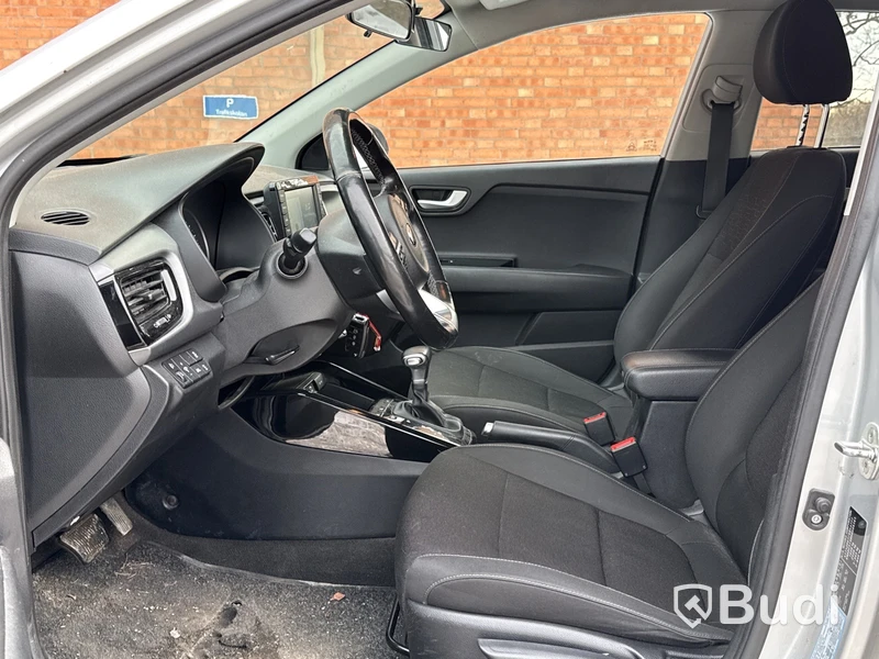 Kia Rio 1,4 | 11763 mil | Dubbelkommando | Automat | 2017