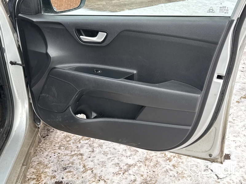Kia Rio 1,4 | 11763 mil | Dubbelkommando | Automat | 2017