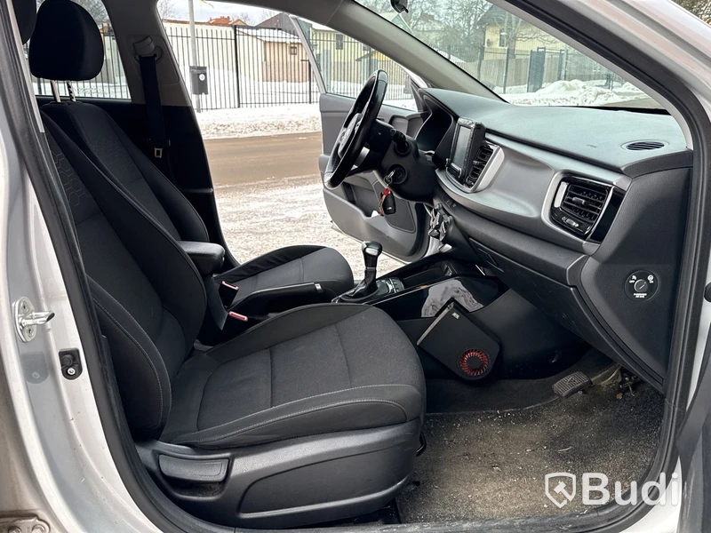 Kia Rio 1,4 | 11763 mil | Dubbelkommando | Automat | 2017