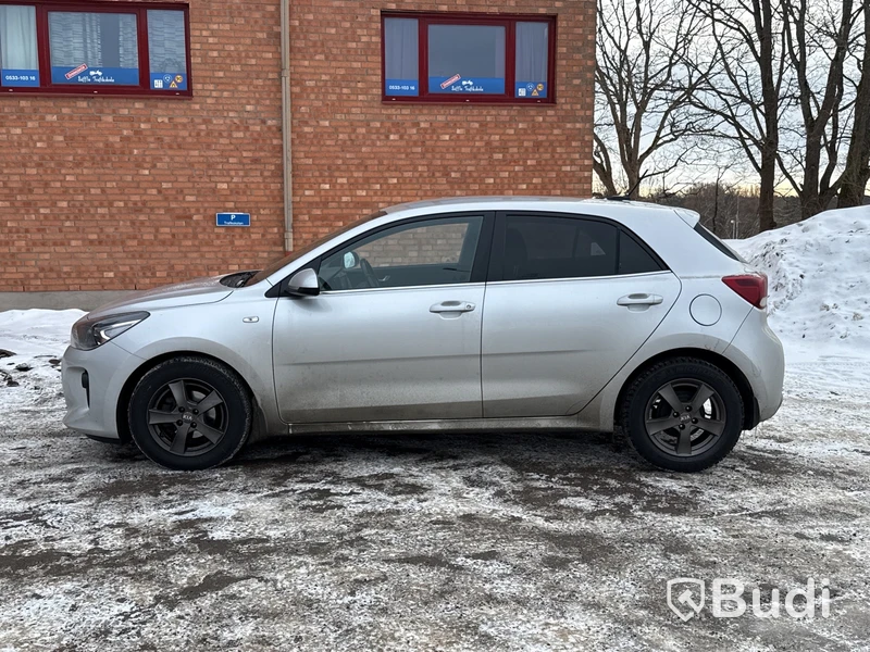 Kia Rio 1,4 | 11763 mil | Dubbelkommando | Automat | 2017