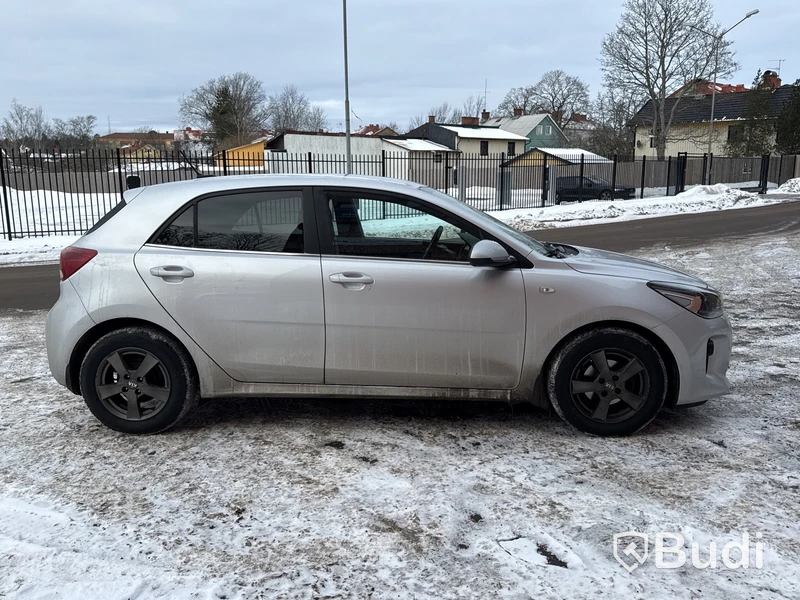 Kia Rio 1,4 | 11763 mil | Dubbelkommando | Automat | 2017