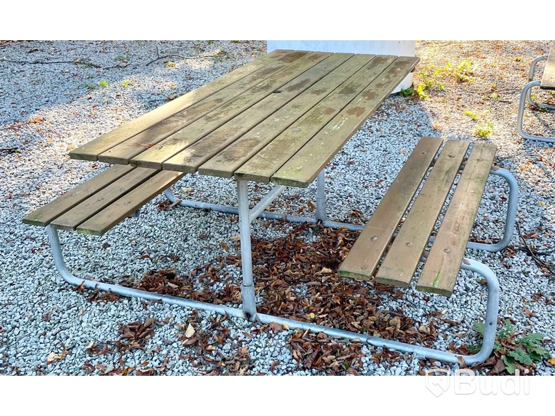 2 st. Picknickbord med två bänkar, trä