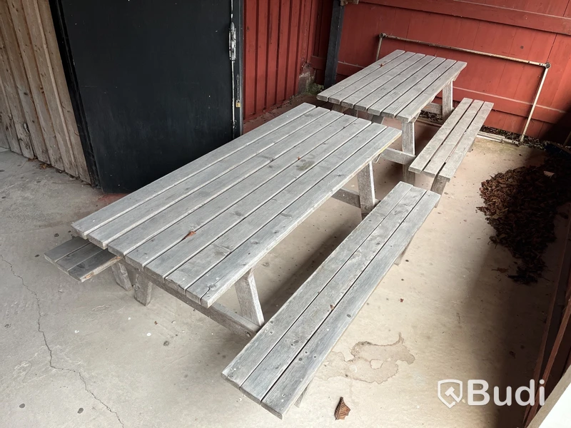 2 st stora träbord – från dansloge