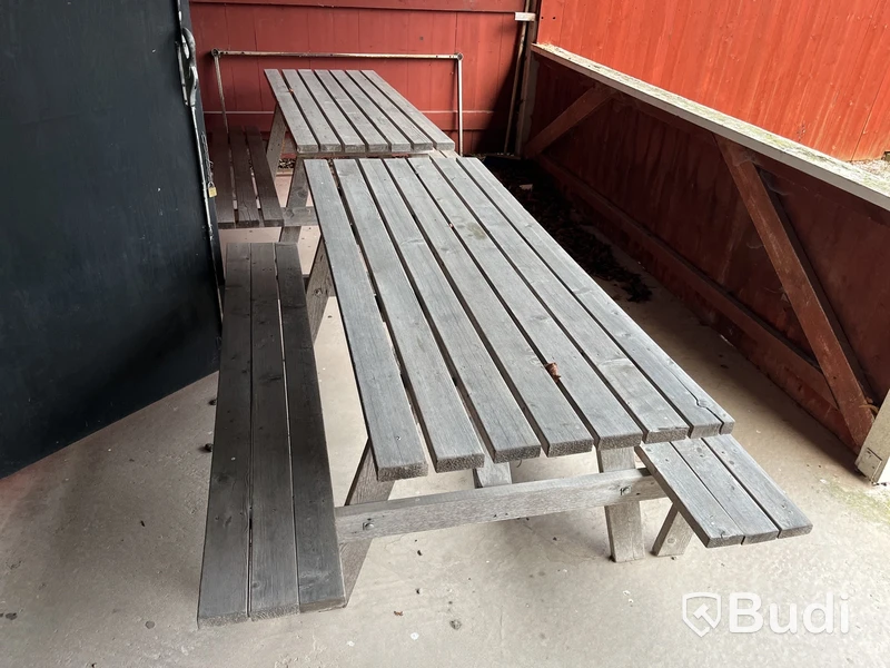 2 st stora träbord – från dansloge