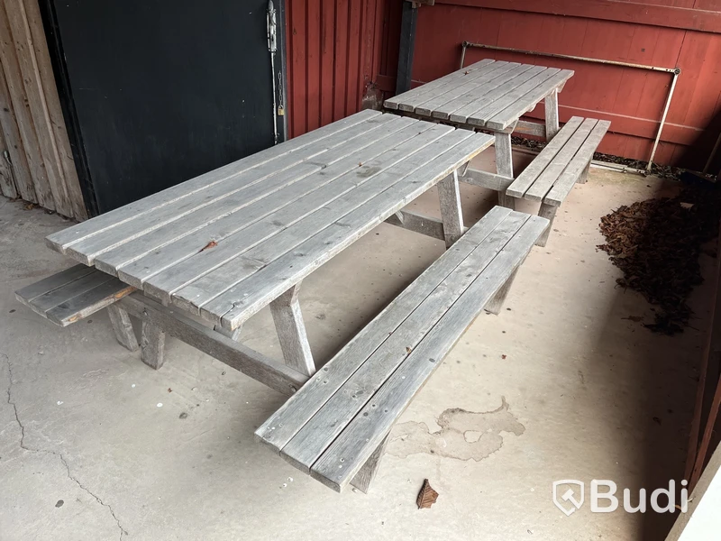 2 st stora träbord – från dansloge